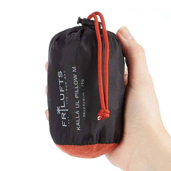 FRILUFTS KALLA ULTRALITE PILLOW - Kissen Red Ochre/magnet – Bild 4